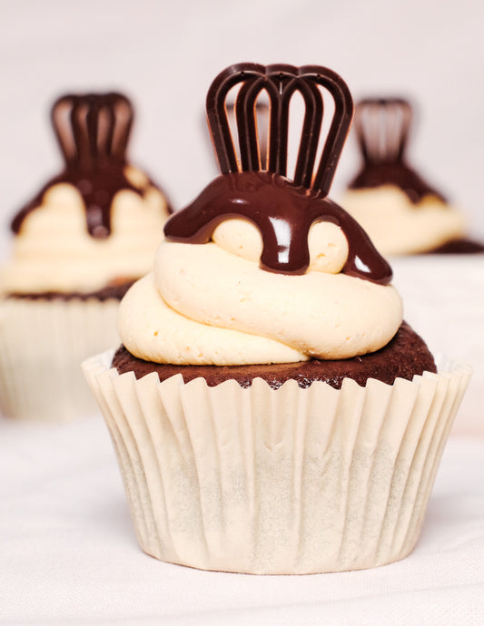 Peanut Butter & Chocolate Cupcakes